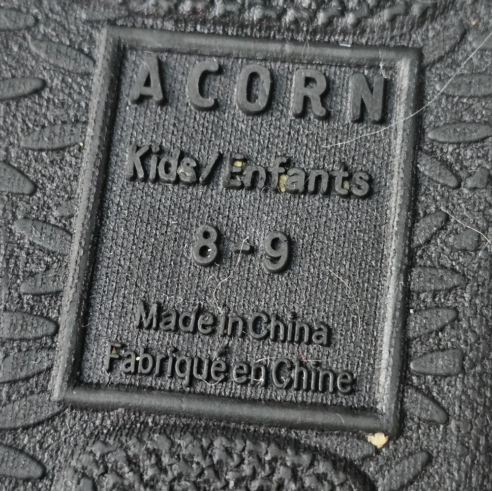 Acorn Slippers Size 8/9